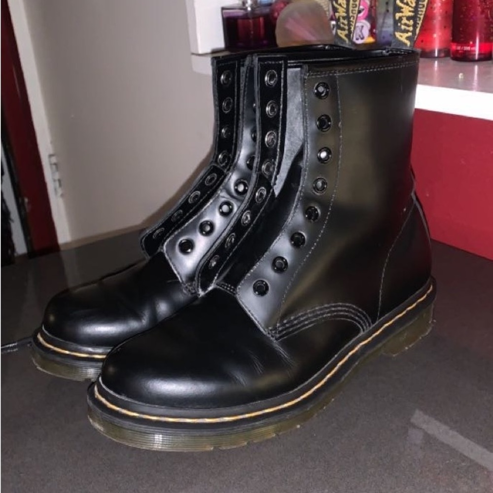 1460 Smooth Leather Doc Martens